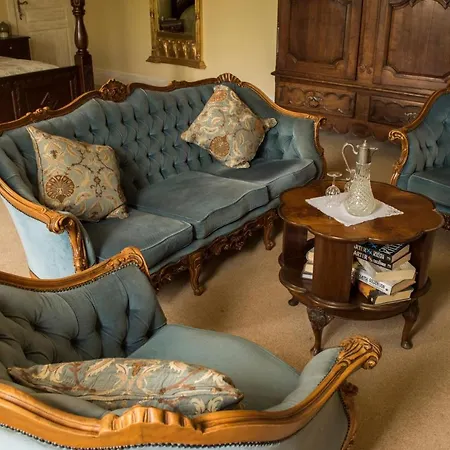 Bed & Breakfast Chateau De Valette 4*