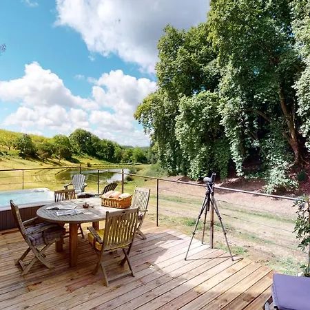 Bed & Breakfast Chateau De Valette 4*