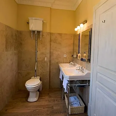 Chateau De Valette فندق مبيت وإفطار