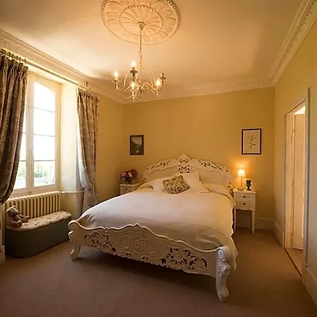 Chateau De Valette فندق مبيت وإفطار 4*