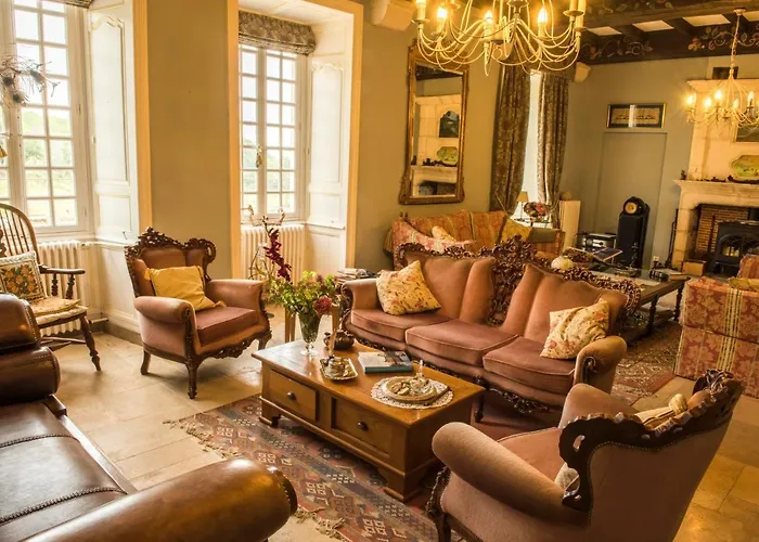 Chateau De Valette Bed & Breakfast 4*