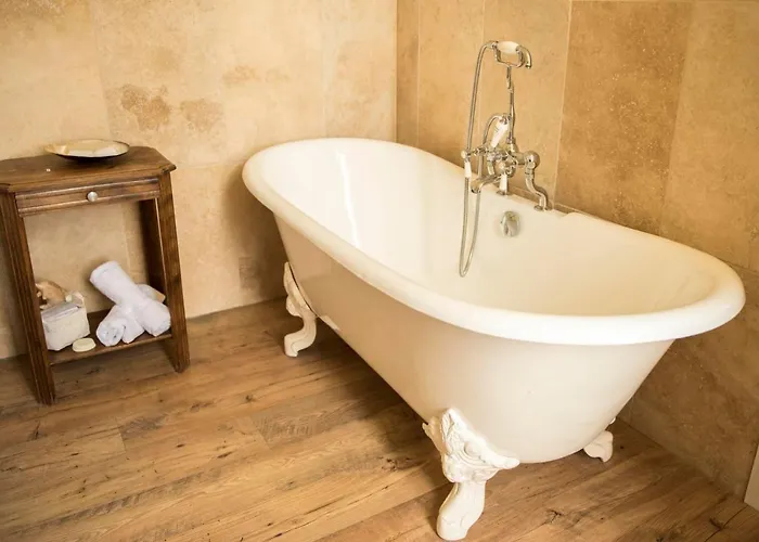 Bed & Breakfast Chateau De Valette 4*