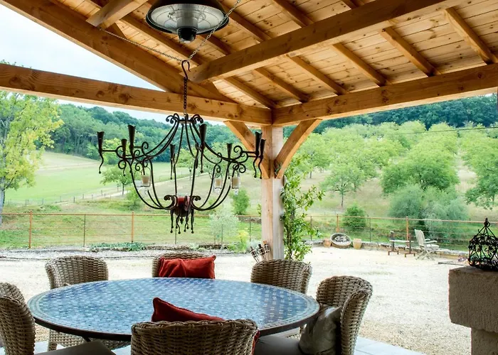 Chateau De Valette Bed & Breakfast 4*