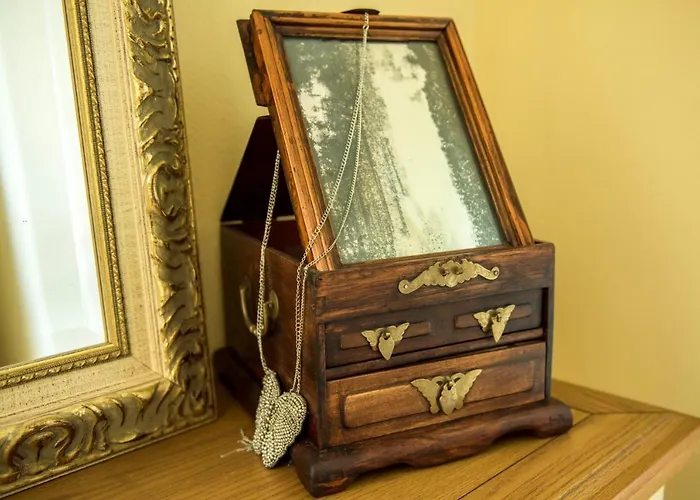 Chateau De Valette 住宿加早餐酒店 La Bachellerie