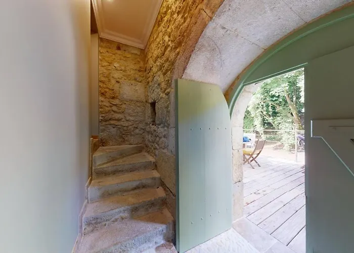 Chateau De Valette Bed & Breakfast 4*